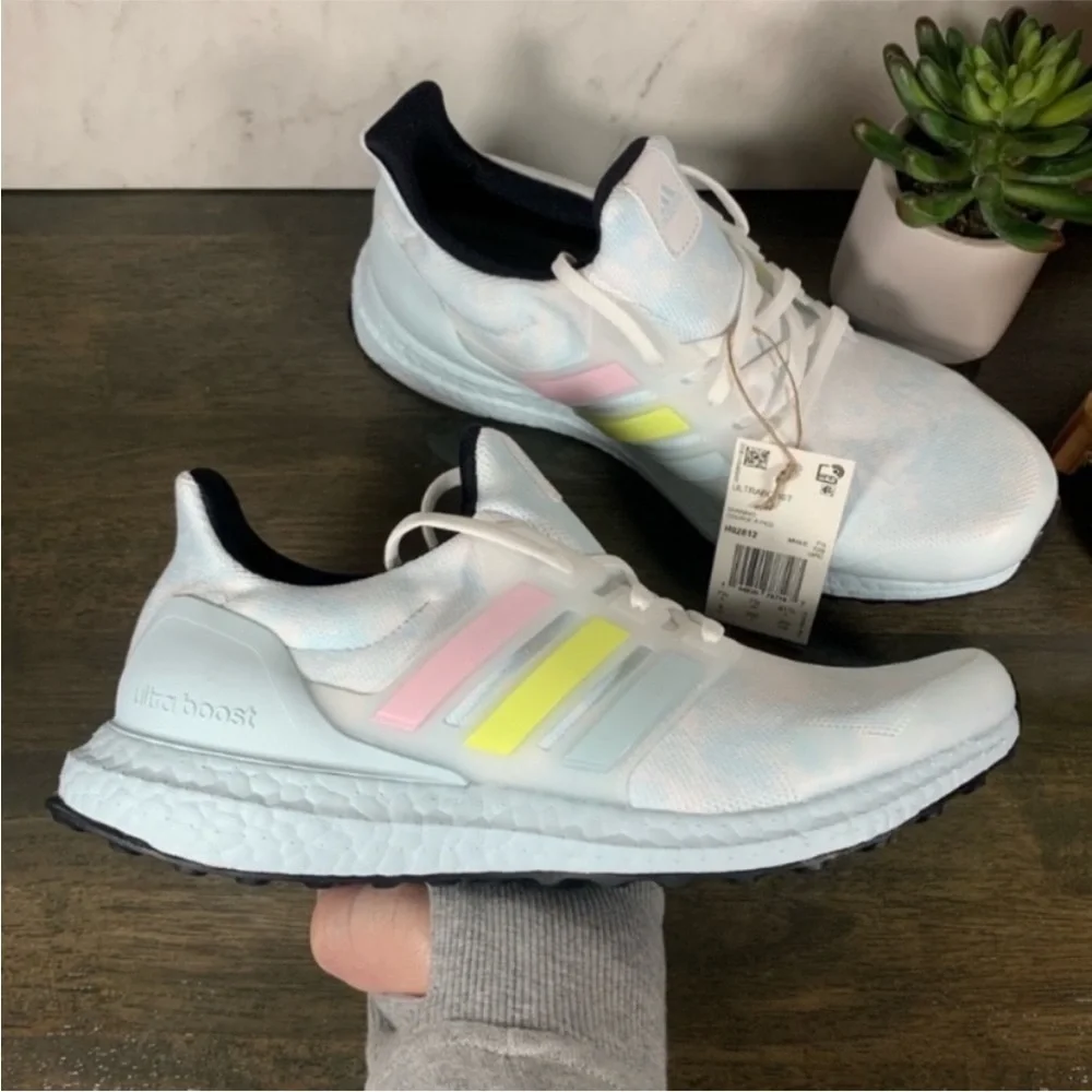 adidas UltraBOOST Sky Tint Blue